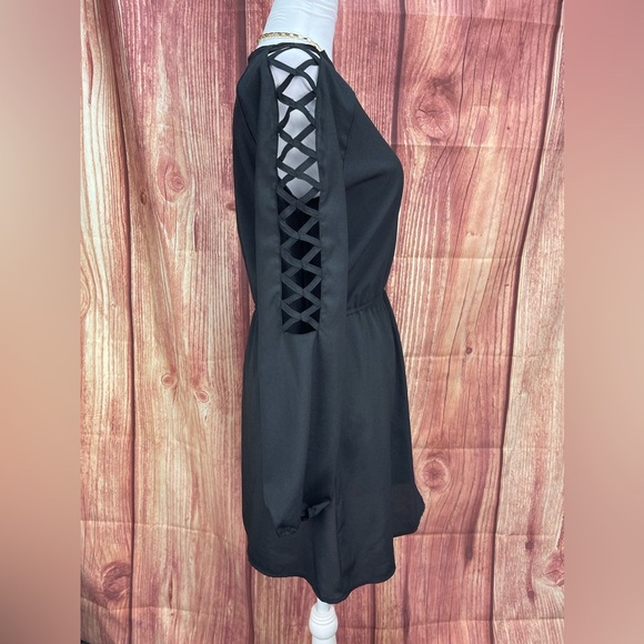 Charlotte Russe black cut out long sleeve surplice mini dress women’s size M - Picture 8 of 15